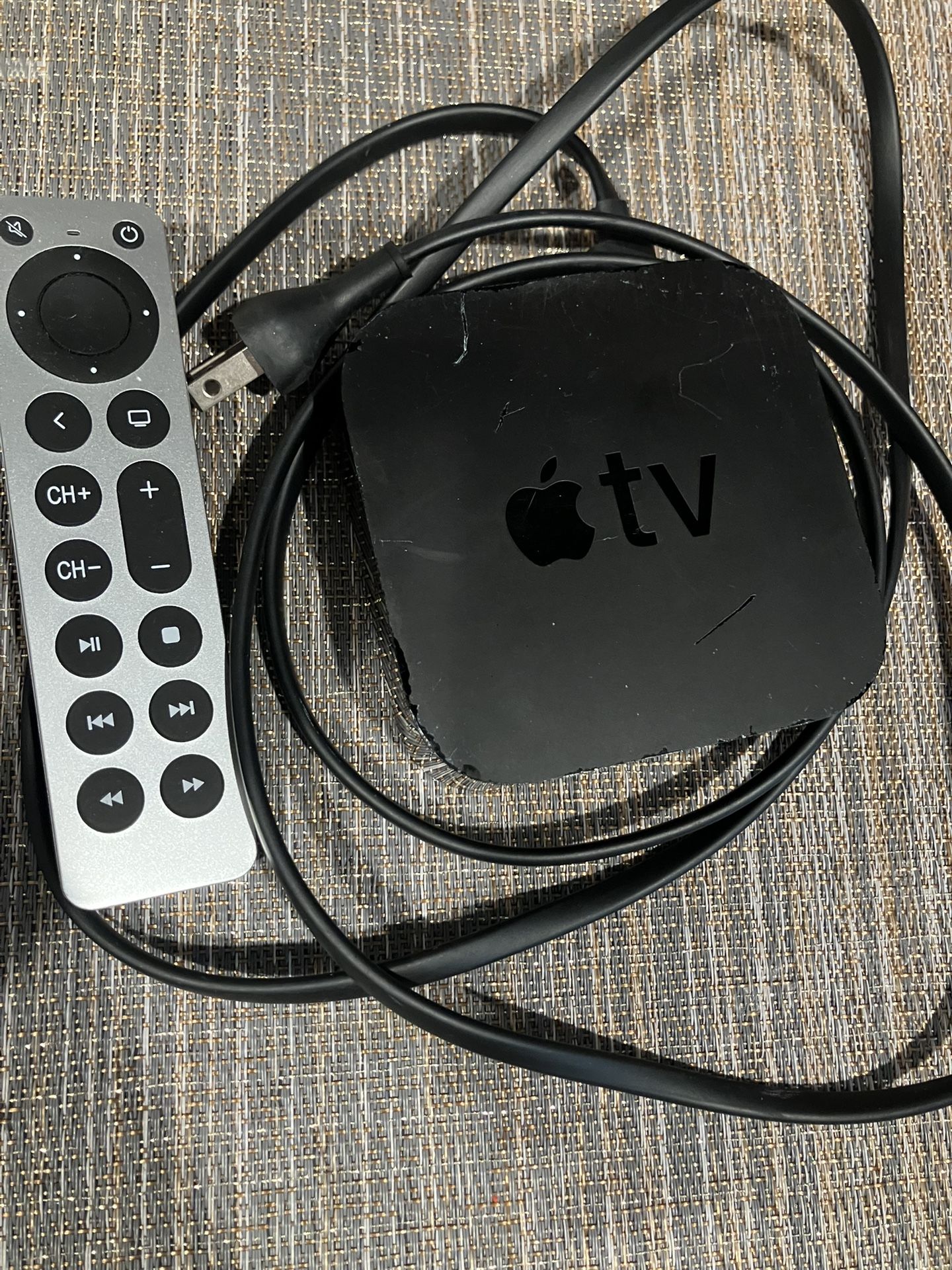 Apple TV (4th Generation) 64GB HD Media Streamer - A1625 Replaced Remote