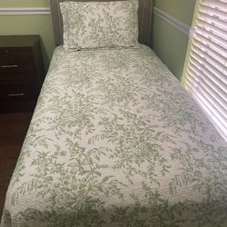 Twin XL Bed Beauty rest Mattress W/ajustable Base