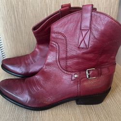 RED LEATHER BOOTS.    SIZE 10