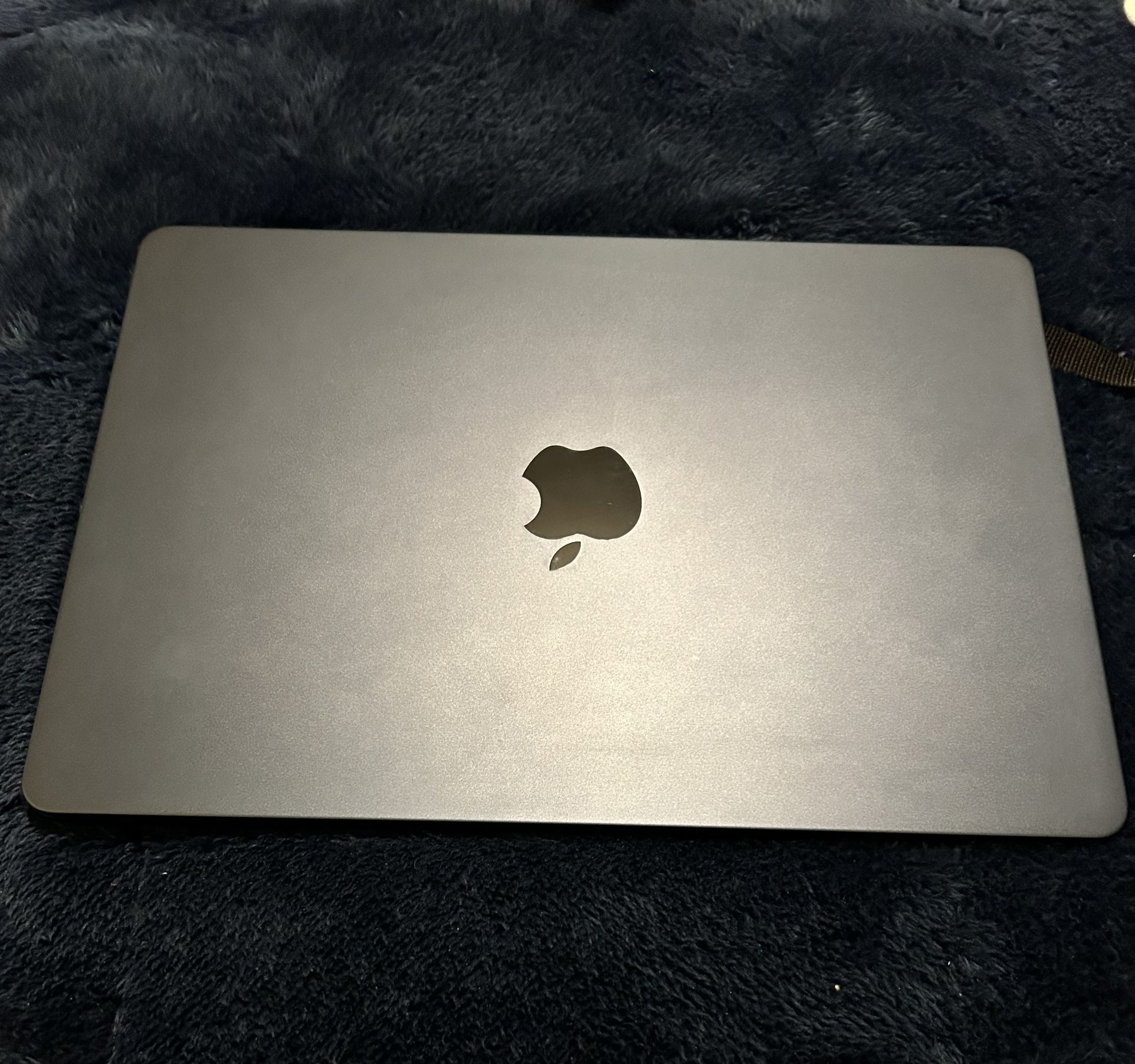 MacBook Air 13-inch M2