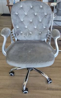 Diamond studded gray office chair