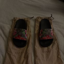 Gucci Slides size 4 lmk!