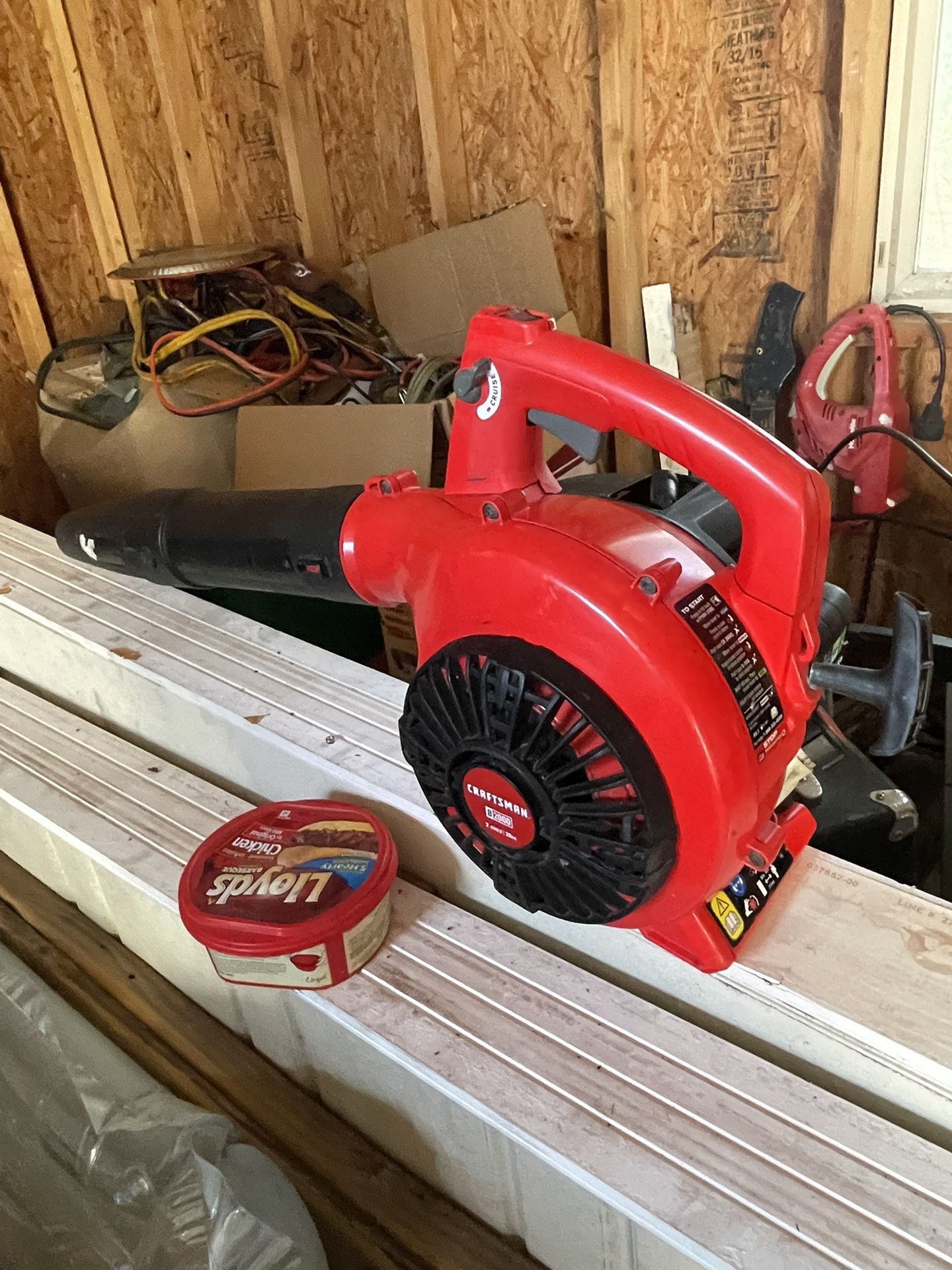 Leaf Blower Runs Great