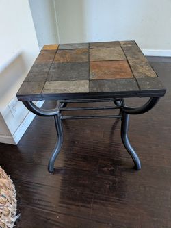 2x Side tables with removable pieces