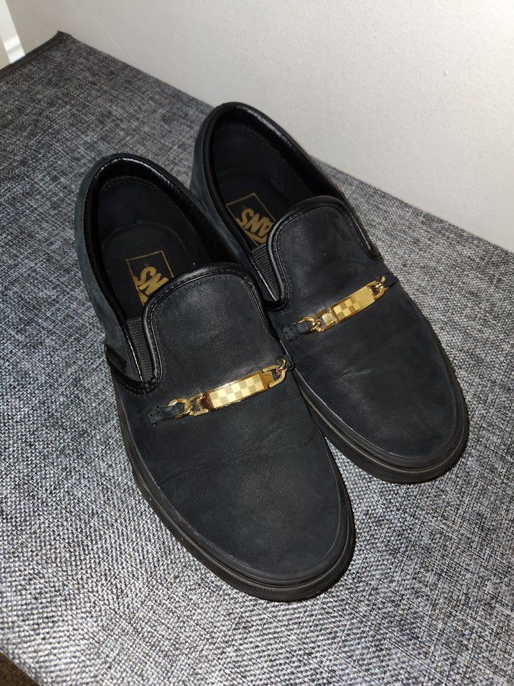 Size 7 In Women Vans Black Suede With Gold