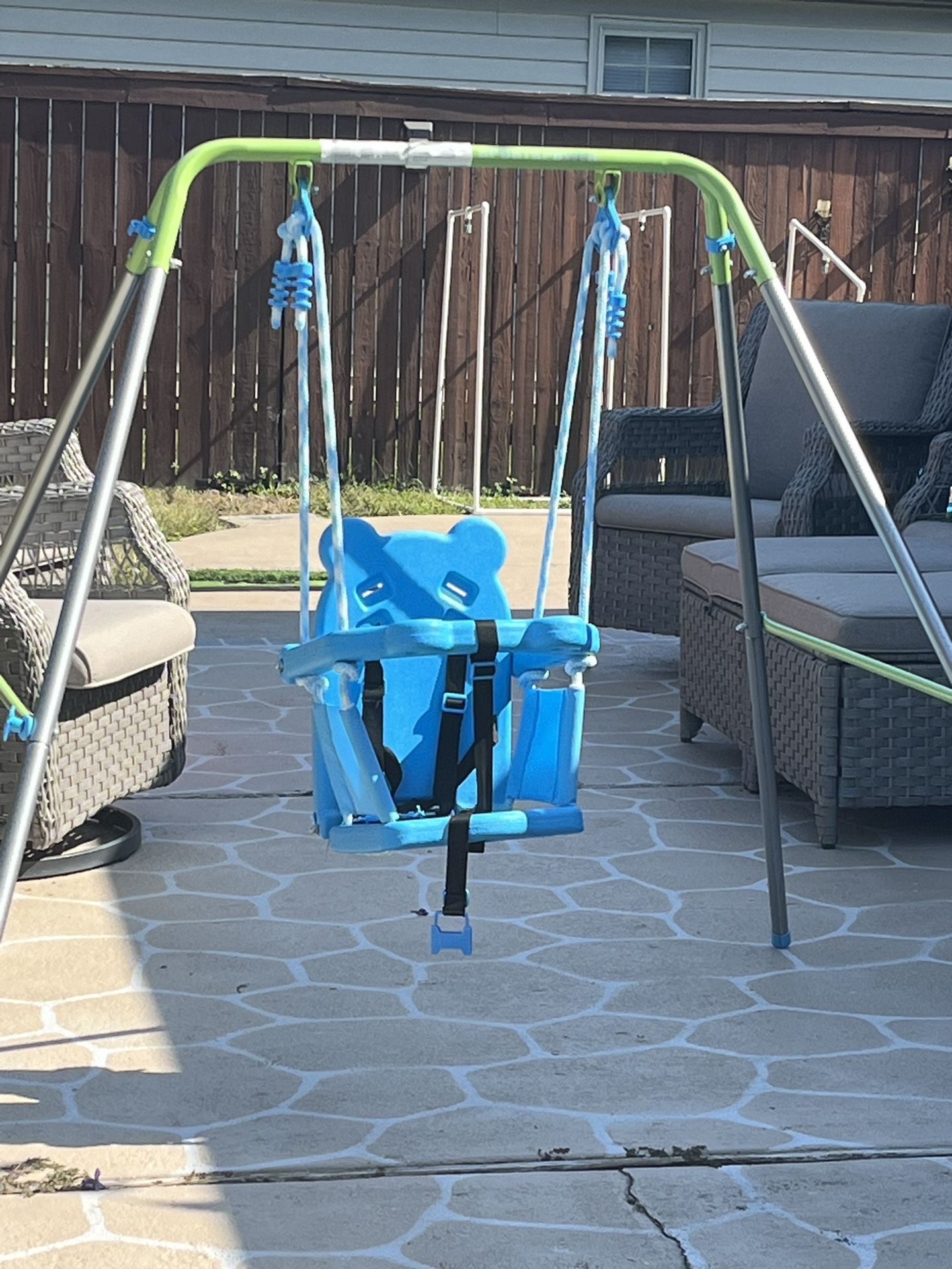 Free Baby Swing For outdoors