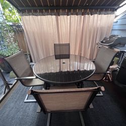 Patio round table set