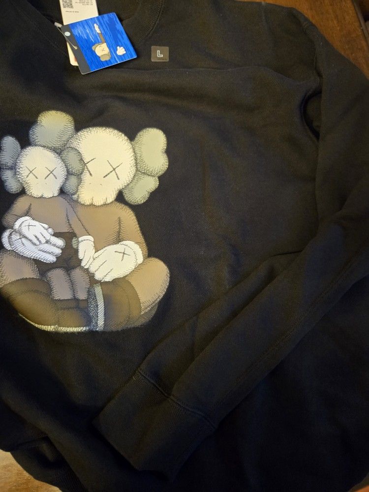 Kaws Mens Uniqlo Sweatshirt Large