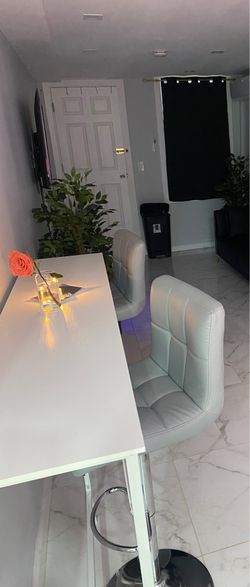 table & chairs