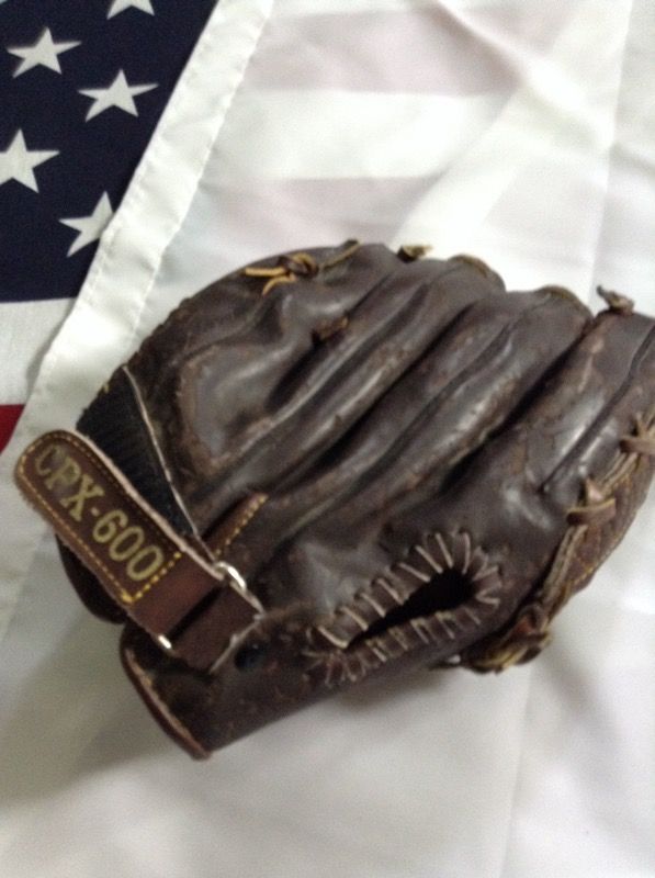 Baseball glove
