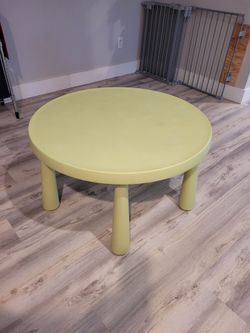 Ikea child play table