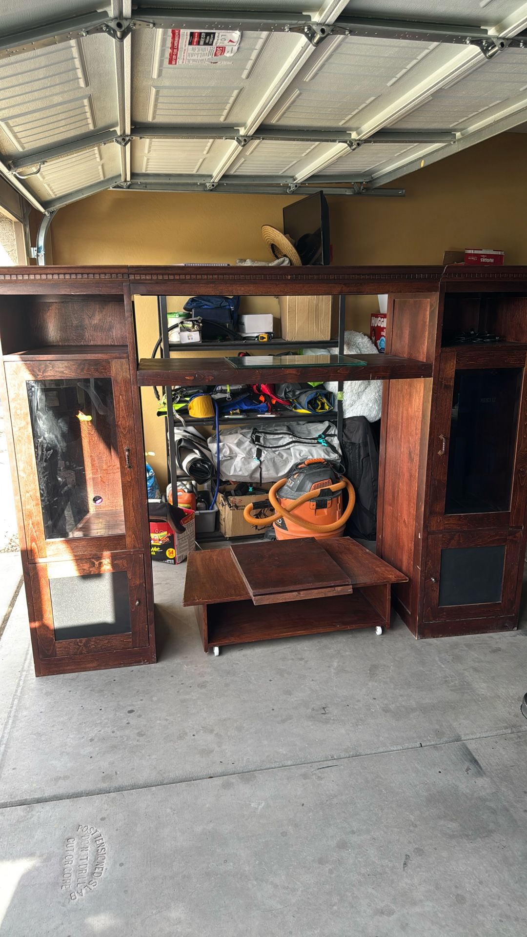 Entertainment center