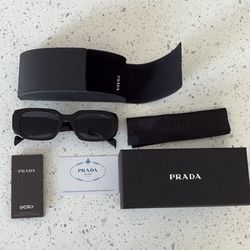1:1 Sunglasses :Prada: