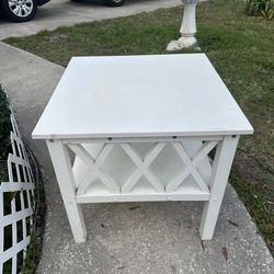 End table 24”x24” 22 “ H