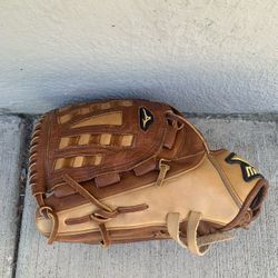 Mizuno Pro Classic 12inch Softball Glove
