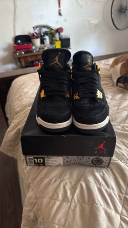 Air Jordan 4 Retro Royalty Size 10
