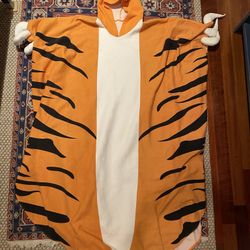 Tiger poncho/blanket