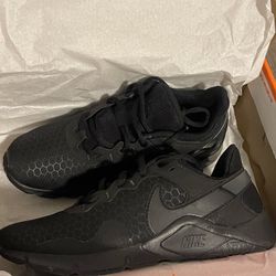 Nike Legend Essential 2