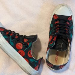 Converse Woman! US 6.5     23.5cm