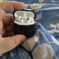 2nd Gen Airpods 