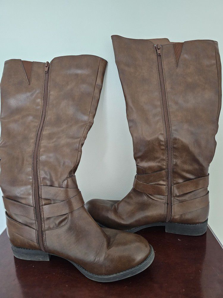 $15.00 - Women Boots - Size 8.5/Zippered Side/Buckle Accents  - Style & CO. Brand/ Great Condition!