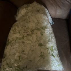 I Have Three Sets Of Wedding/ceremony flowers