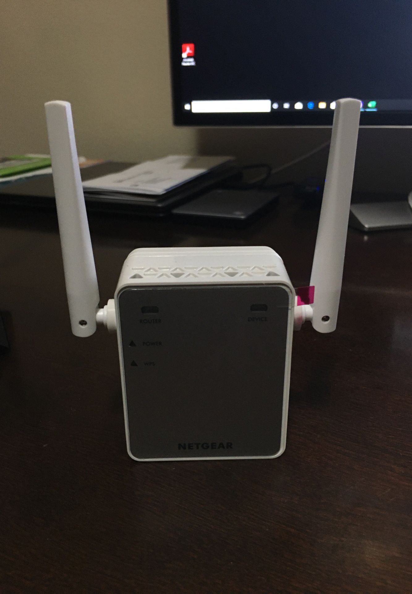 Netgear N300 WiFi Range Extender EX2700