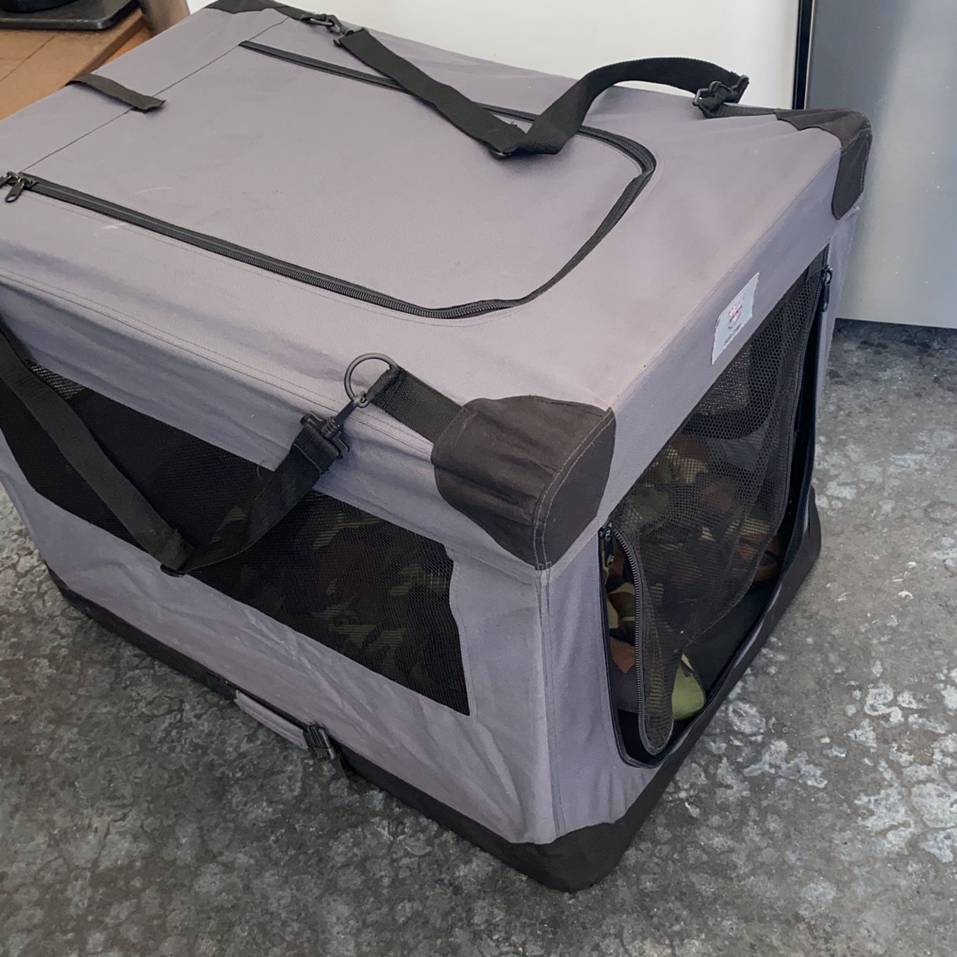 Dog Kennel. Collapsible Dog Crate