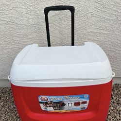 Igloo Rolling Cooler Iceland Breeze 4 Days, 60 Quart