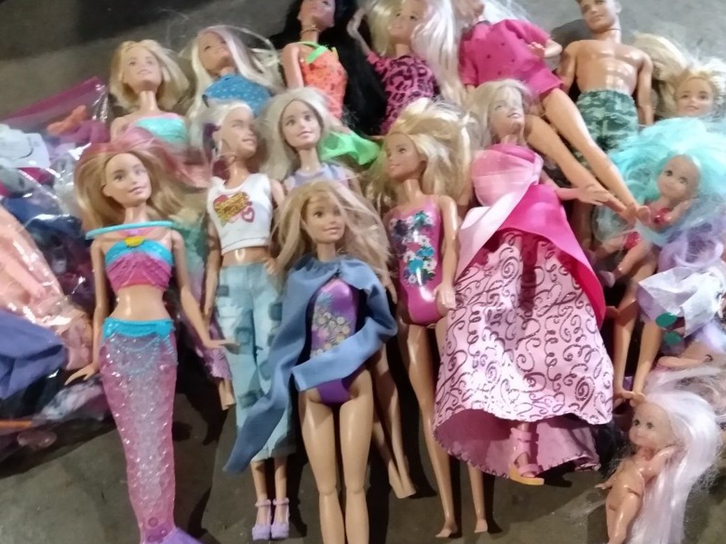 9 Barbies & 5 Barbie Babies