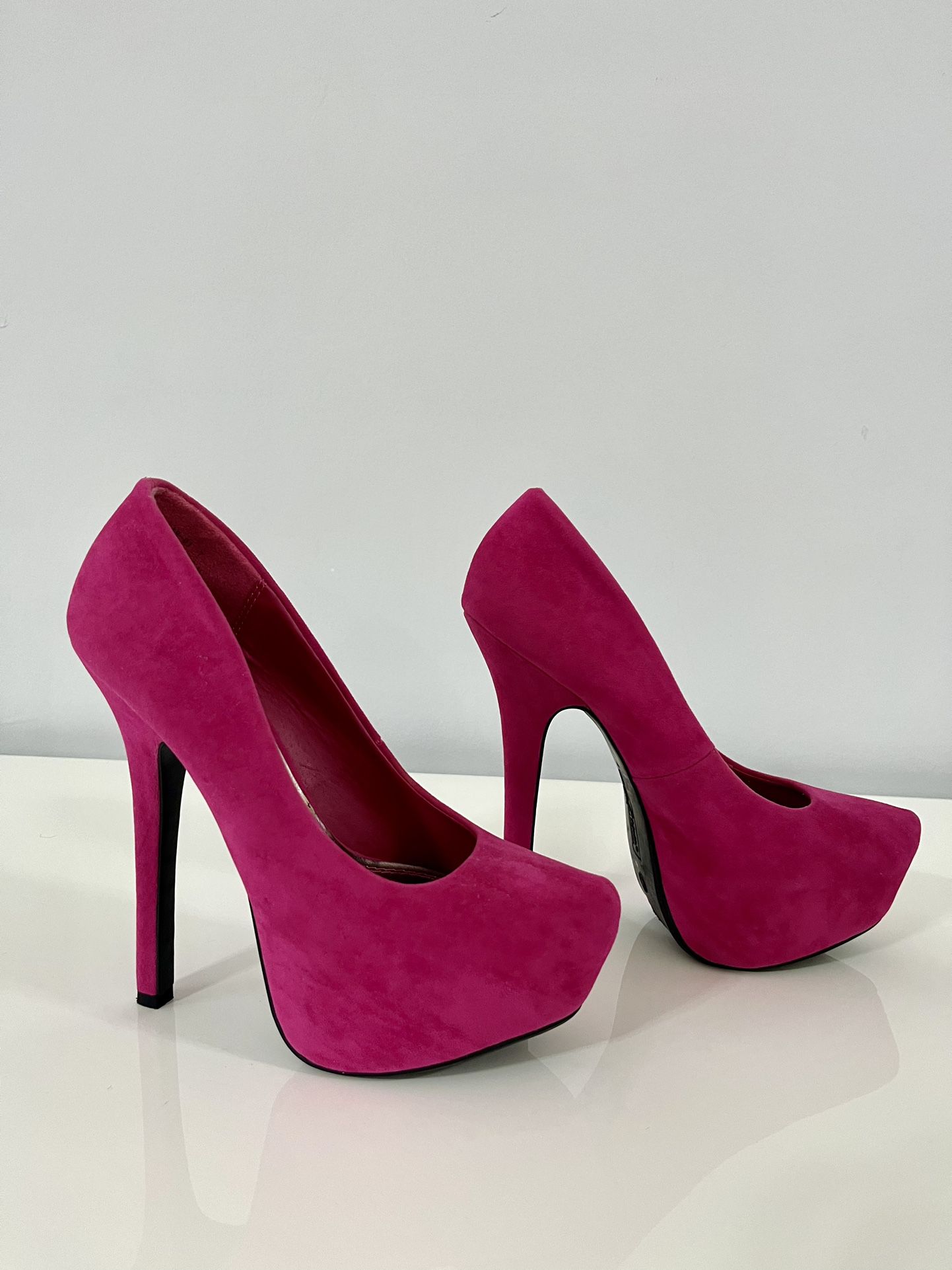 Hot Pink velvet Heels! Size-7