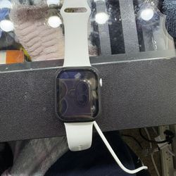 Apple watch SE 11.4 