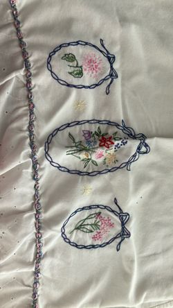 2 Pillowcases & Bedsheet