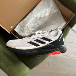 Adidas hiking shoes Men’s 13