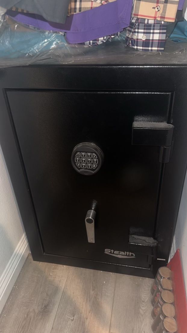 Brand new safe, Keypad