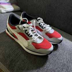 Men’s Pumas 
