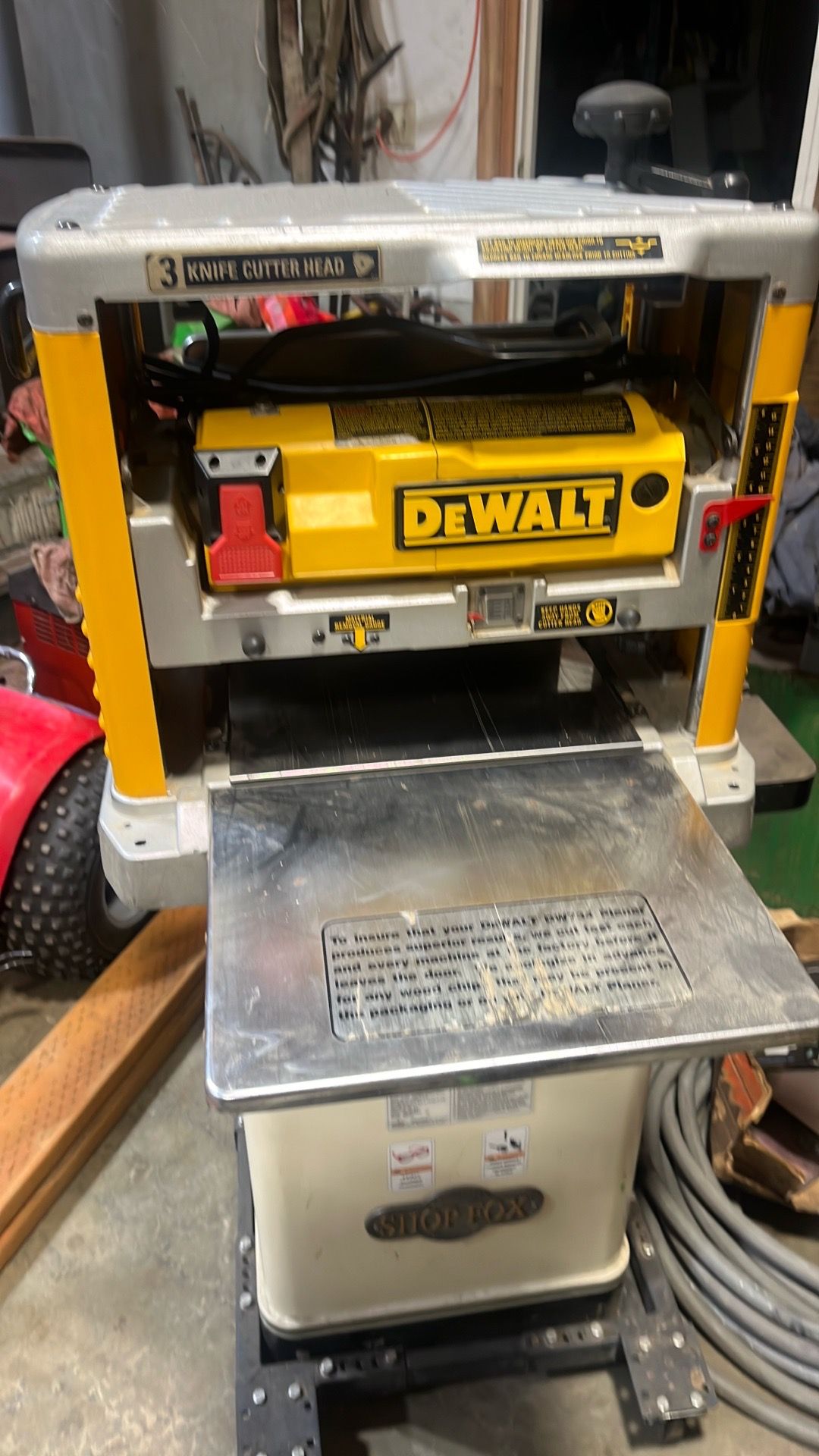 DeWalt DW 734 three knife cutter head