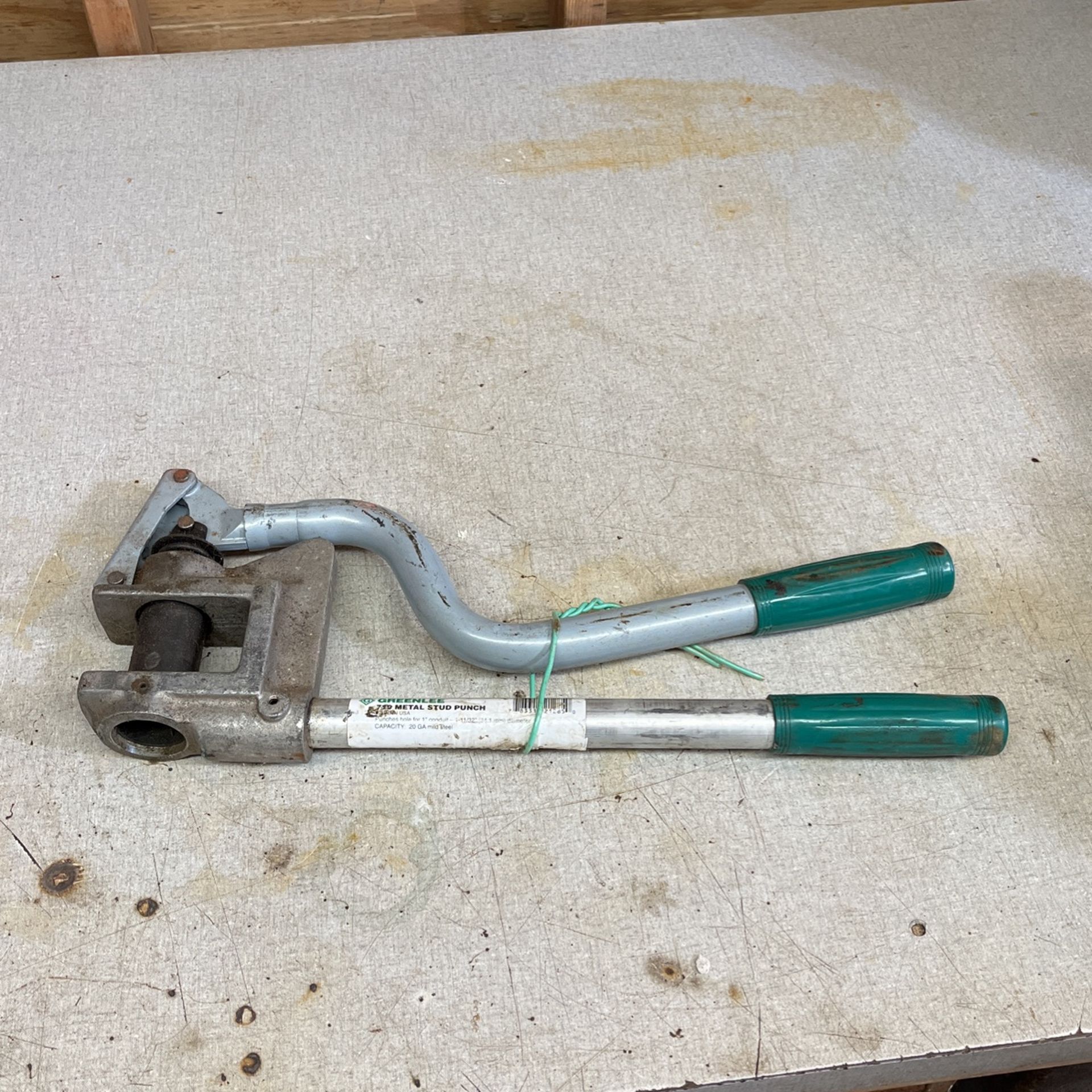 Greenlee 710 Metal Stud Punch