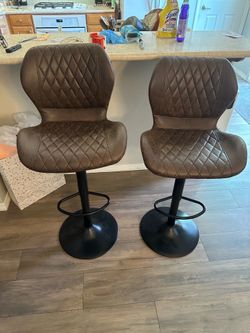 2 Bar stools