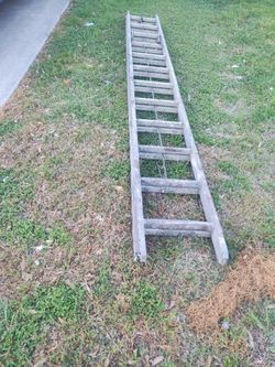 Escalera de 20 pies y esta escalera pequeña