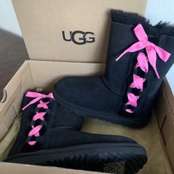 New Girl UGG Boots Size:3Y 