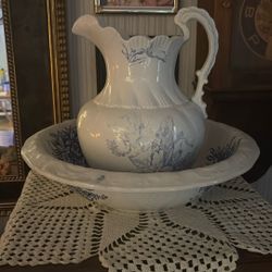Vintage Floral Piece, White, Large