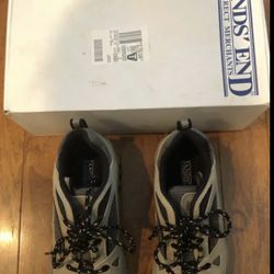 Womens “Lands End” Brand New Hiking Shoes Sz 8 (Cash Only)