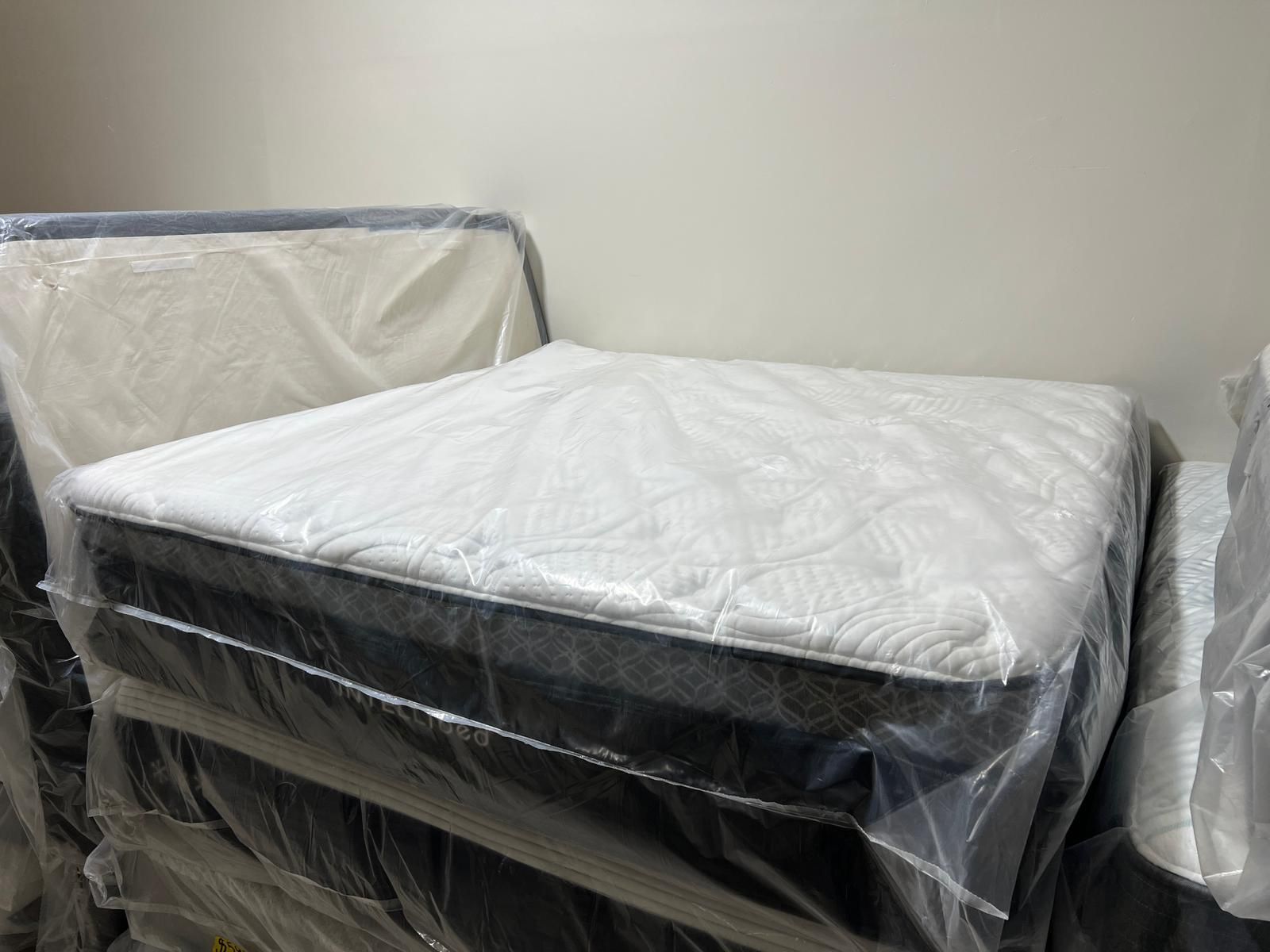 New King Mattress Intellibed Nightfall