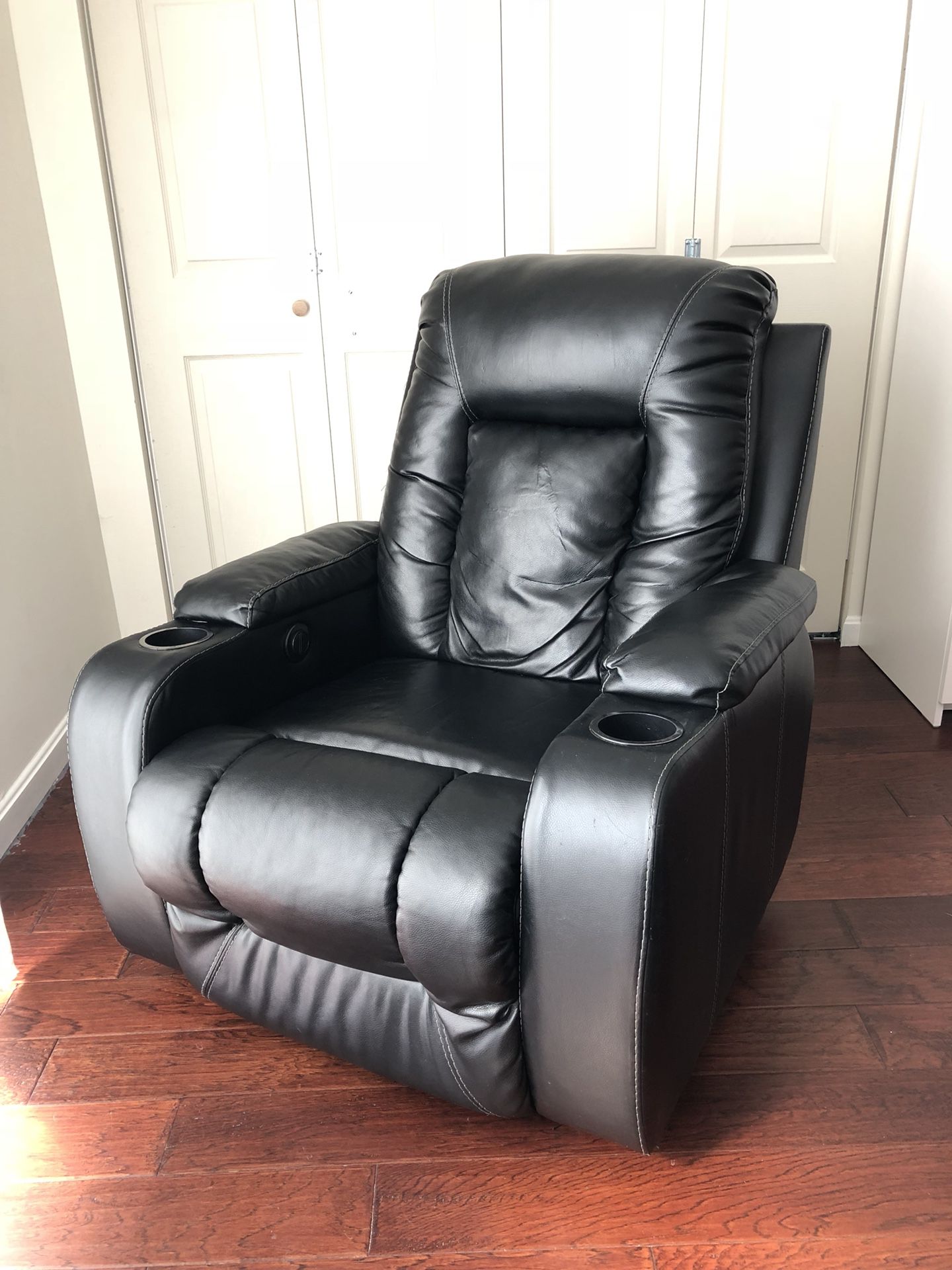 leather recliner sofa , really good condition