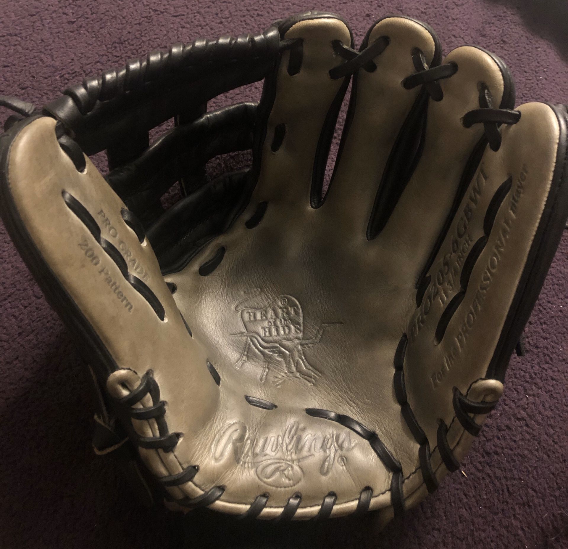 Rawlings Heart of the Hide Baseball Glove
