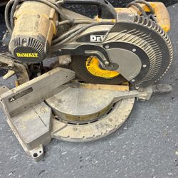 Dealt 12 Inch Bevel Miter Saw