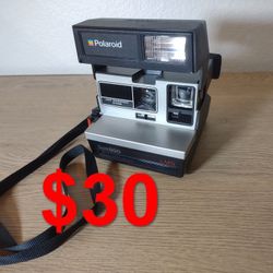Polaroid Sun 600 instant camera