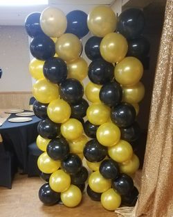 2 balloon columns