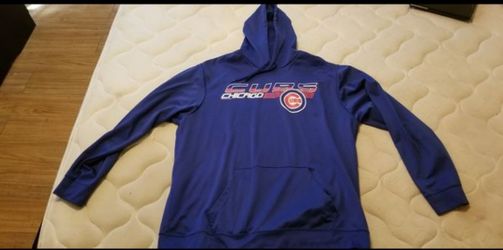 (Worn twice) like new Chicago Cubs hoodie. Men's 2XL.